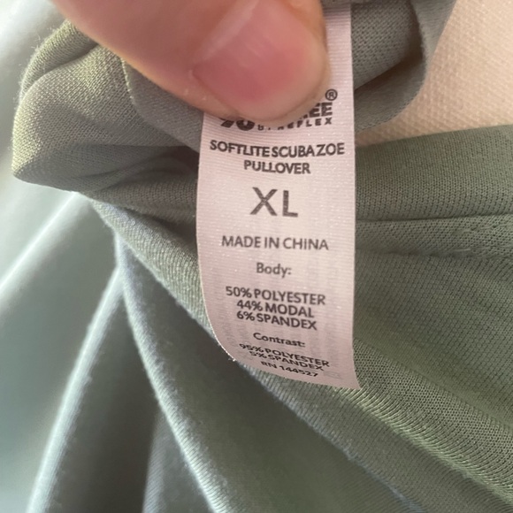 90 DeGree Athletic Leisure Long sleeve shirt with peekaboo front size XL - Picture 4 of 6